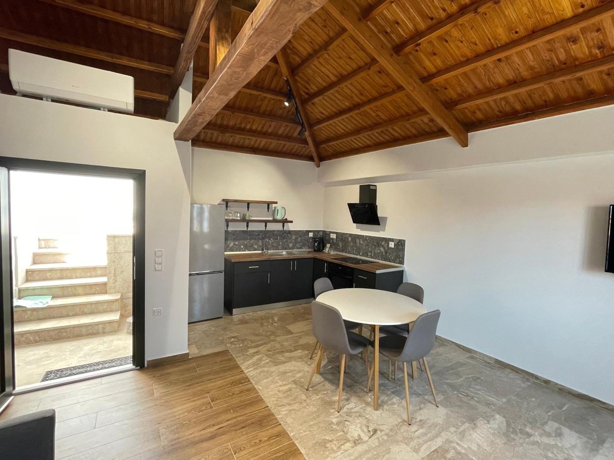 Q Apartments Molyvos Mithymna Exterior photo