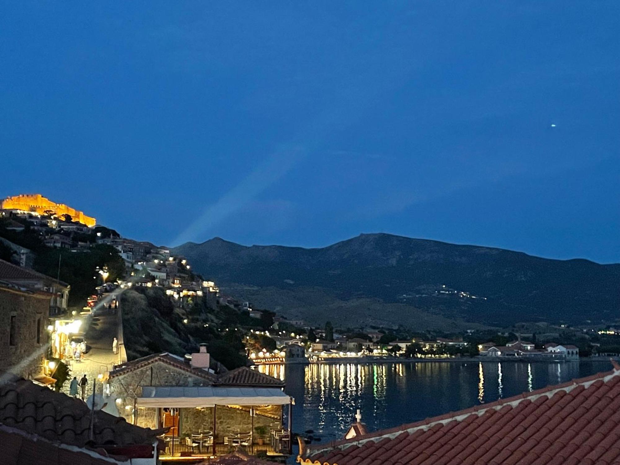 Q Apartments Molyvos Mithymna Exterior photo